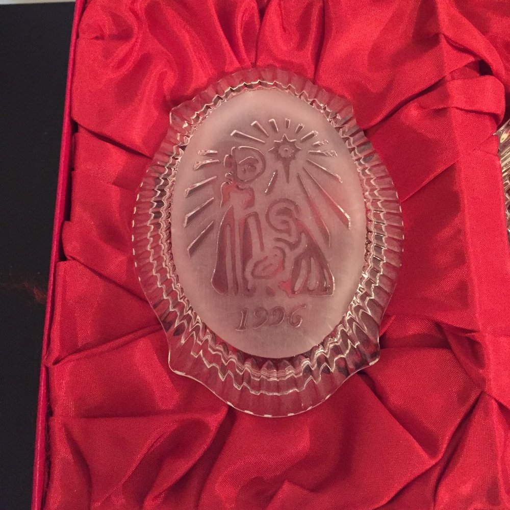 Waterford Crystal “SILENT NIGHT” Songs of Christmas – Music Box – 1996